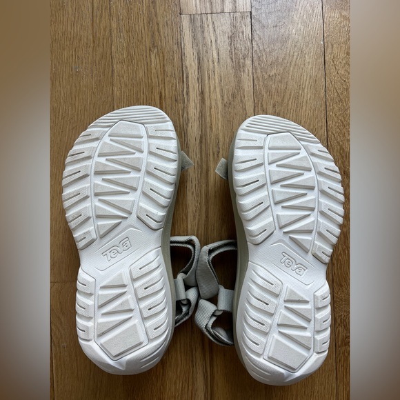 Teva Women’s Hurricane XLT2 Ampsole Sandals, Size 9, Light Sage Green - Picture 4 of 7